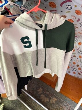 HYPE AND VICE Michigan State Colorblock Cropped Hoodie